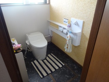 石巻市＿アクセントクロスでオシャレなトイレリフォーム