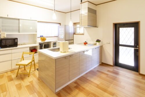 料理が楽しくなる！キッチンのリフォームで家族みんなが集まる快適空間を作る