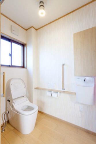 理想のトイレを実現！TOTO「ネオレストRS3」の柔らかなデザインと最高峰の清潔機能