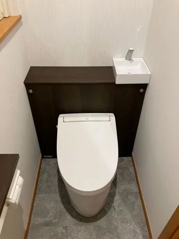 トイレの臭い・汚れの原因は？最新トイレリフォームで清潔空間を実現
